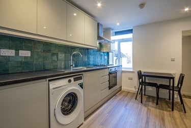 2 bed house, Colum Road, Maindy, Cardiff, CF103EL - Image 2